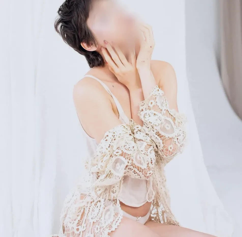 Josephine, 25