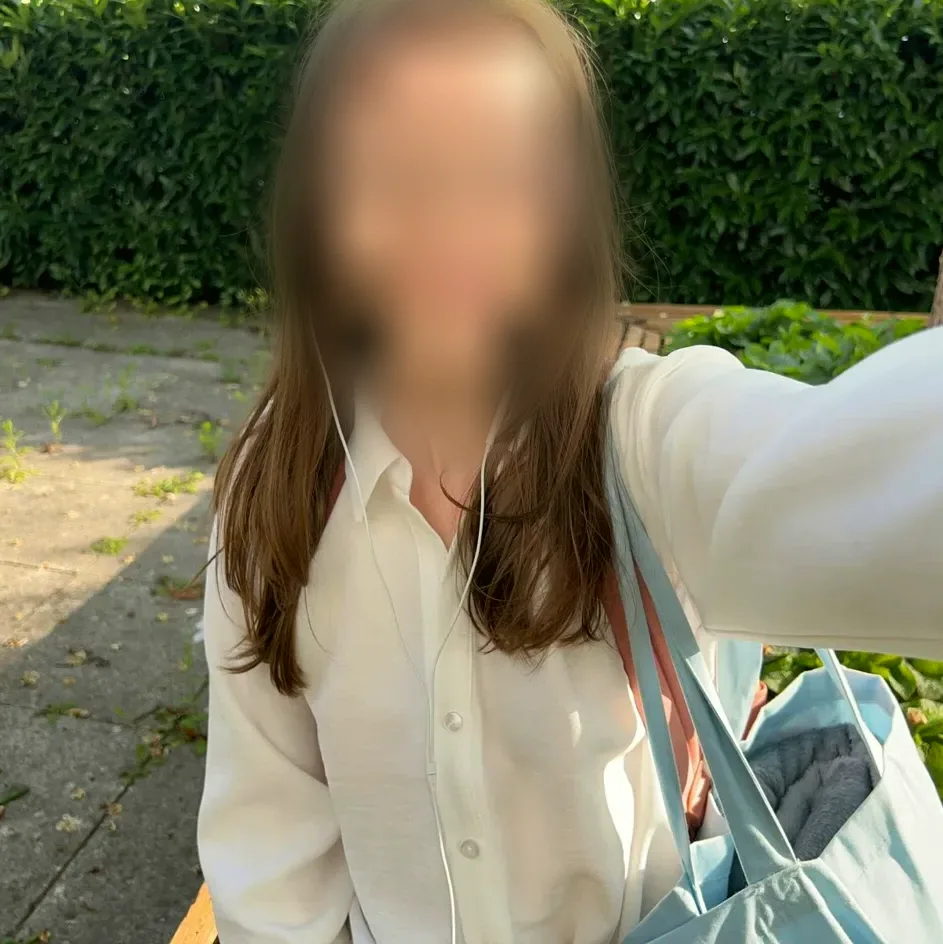 Luisa, 22