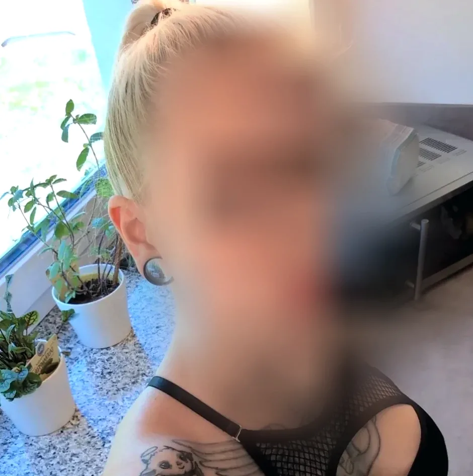 Marie, 27