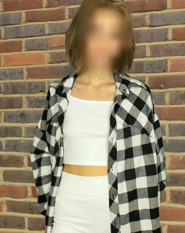 Vanessa, 28