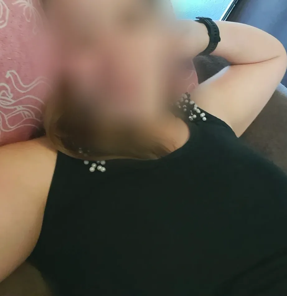 Zeynep, 37